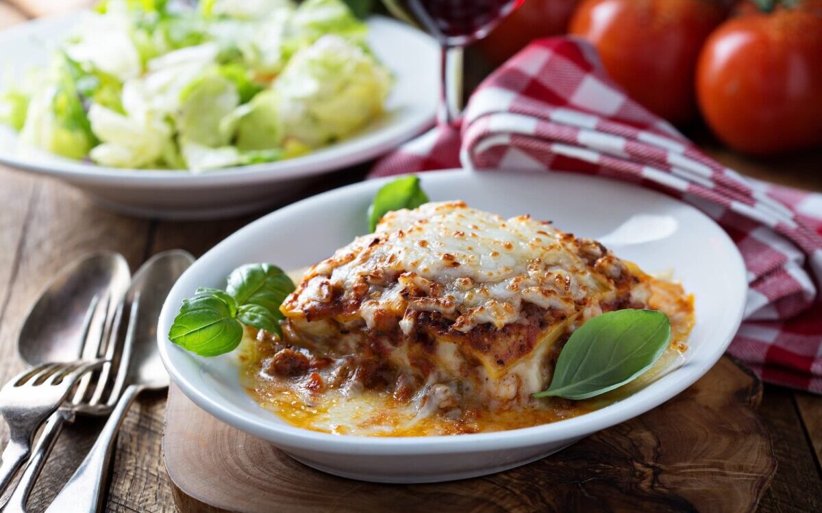 LASAGNES 1200X750 | Hotel Restaurant Chez Valerie Que vaut vraiment une lasagne maison accompagnée de salade ? Rixheim